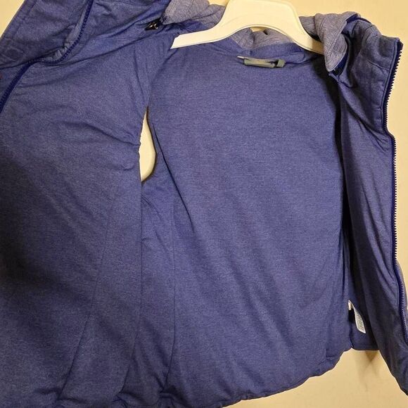 Athleta Hooded Puffer Vest Women’s Size Small Purple Lightweight Warm Zip Jacket - Picture 9 of 16